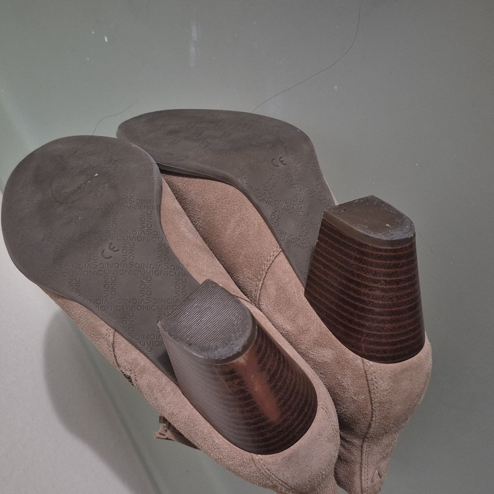 Vionic‎ Tan Ankle Booties with Suede Finish 8 - Picture 12 of 13